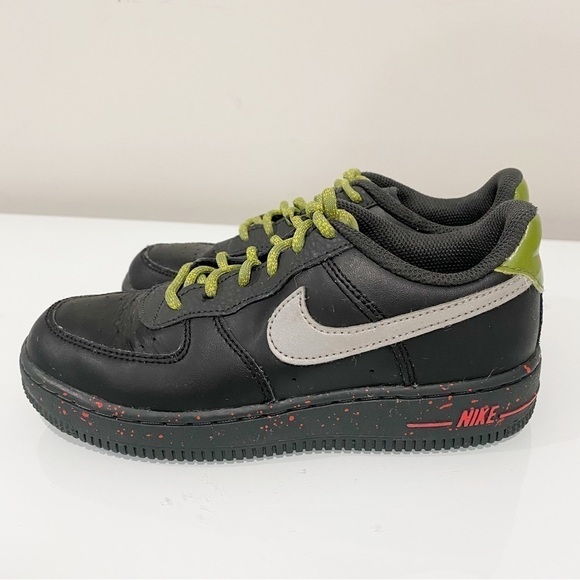 NIKE Youth Air Force 1 Low GS Black Asparagus Size Youth 1 - Picture 3 of 11